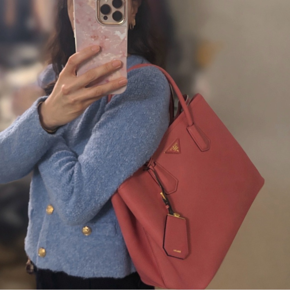Authentic Prada Saffiano Lux Leather Tote in Pink - Picture 14 of 14